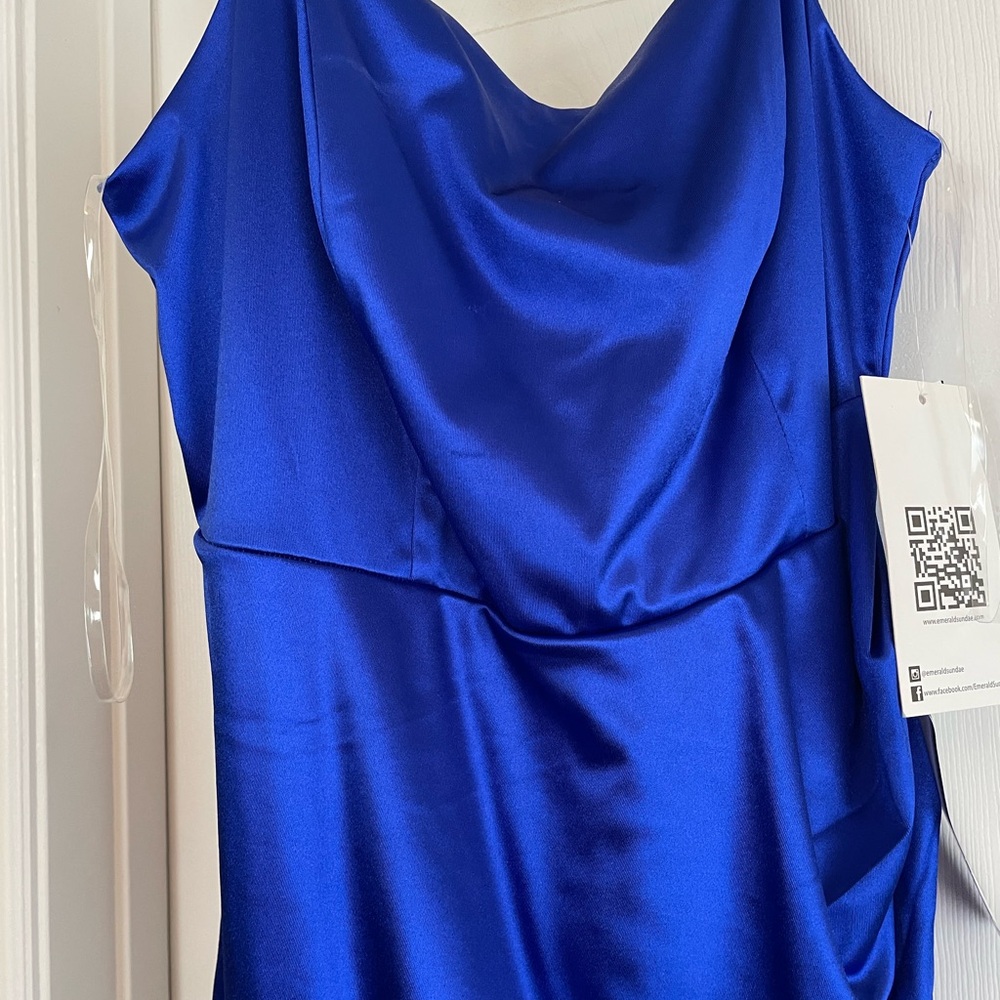 Elegant Blue Satin Dress - Picture 3 of 7